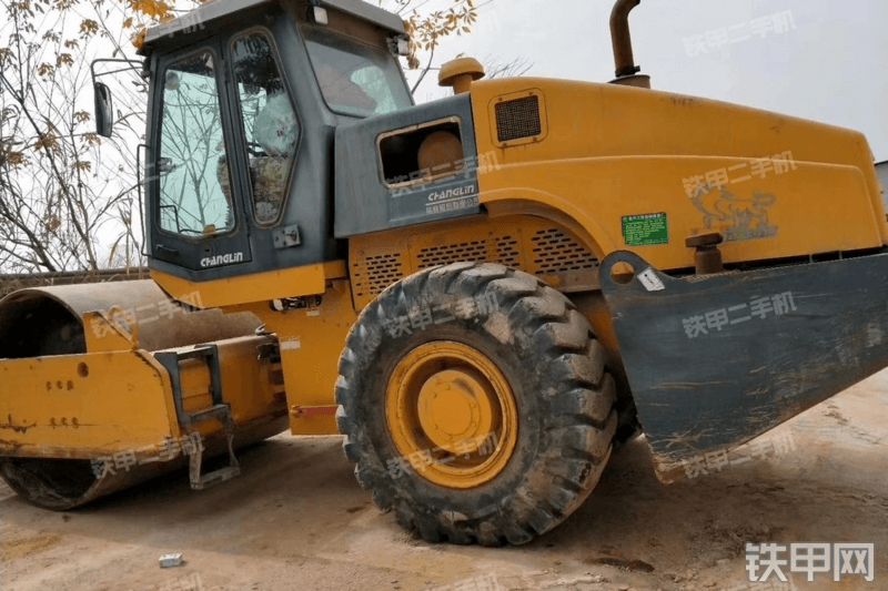 国机常林8208-5压路机整机外观