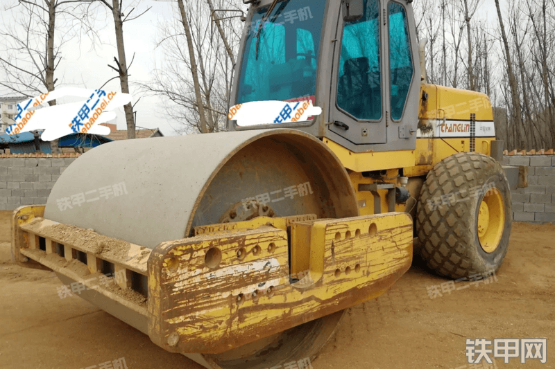 国机常林YZ18J-3压路机整机外观