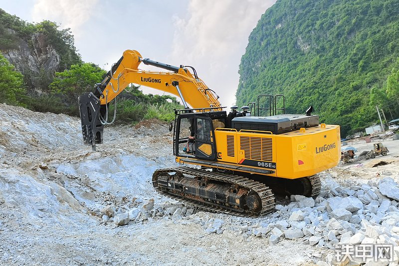 柳工CLG965EHD挖掘机整机外观