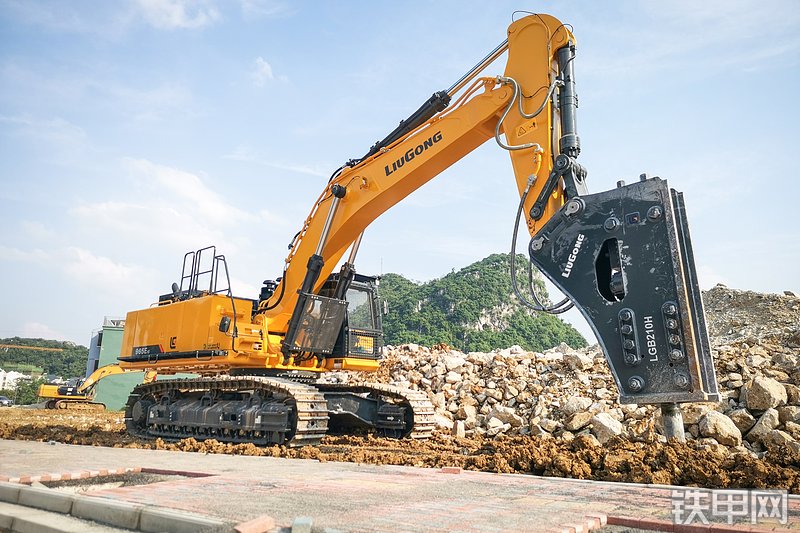 柳工CLG965EHD挖掘机整机外观