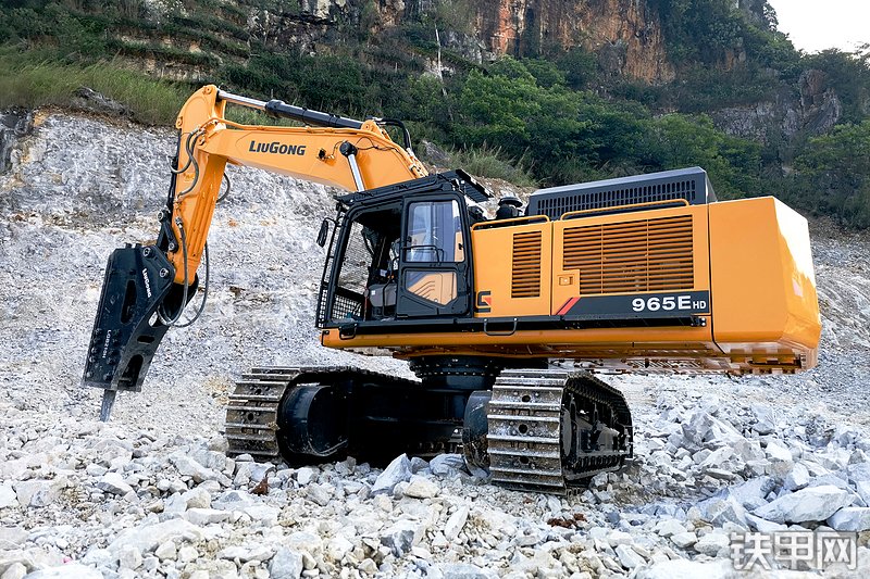 柳工CLG965EHD挖掘机整机外观