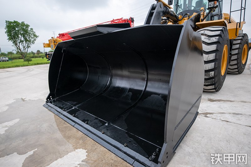 三一重工SW966K装载机局部