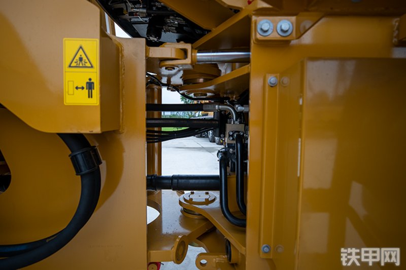 三一重工SW966K装载机局部