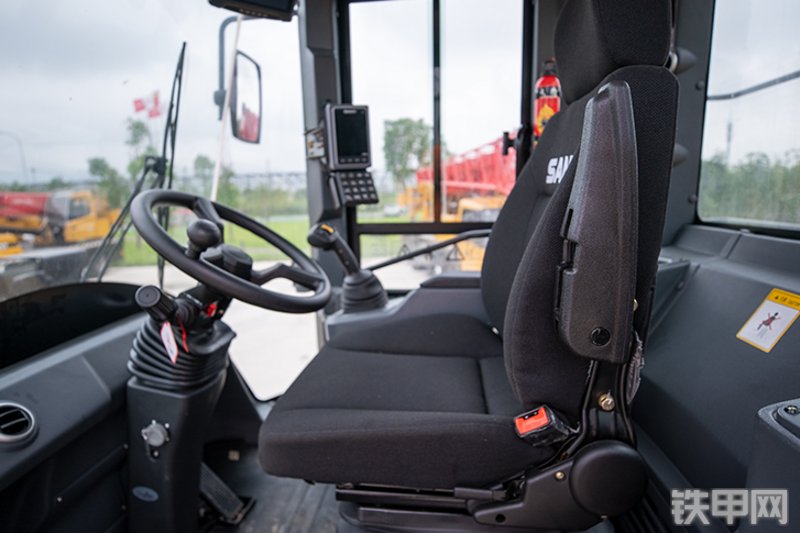 三一重工SW966K装载机局部