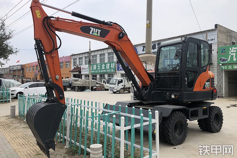 中伟卓特ZT75W挖掘机整机外观