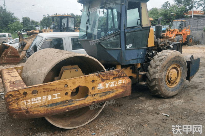 柳工yz18jc单钢轮压路机