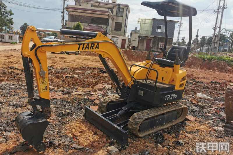 天瑞tr18u履带式挖掘机