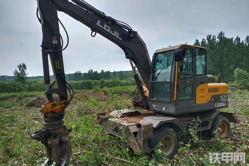 山东宝格LG695H挖掘机整机外观