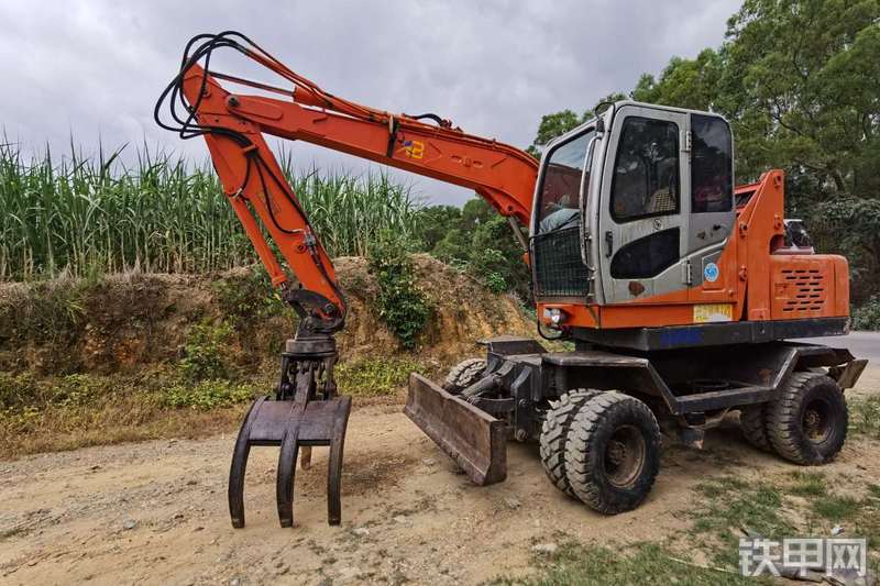 奥邦ab100s1轮式挖掘机