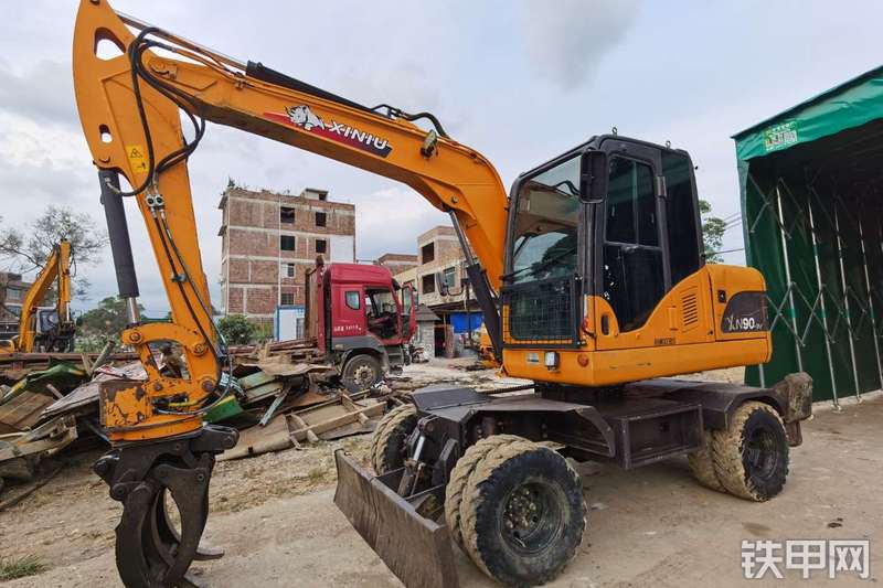 犀牛重工XN90-9Y挖掘机整机外观
