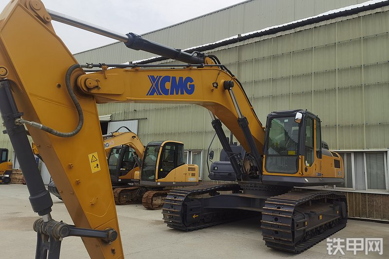 徐工XE390D挖掘机整机外观