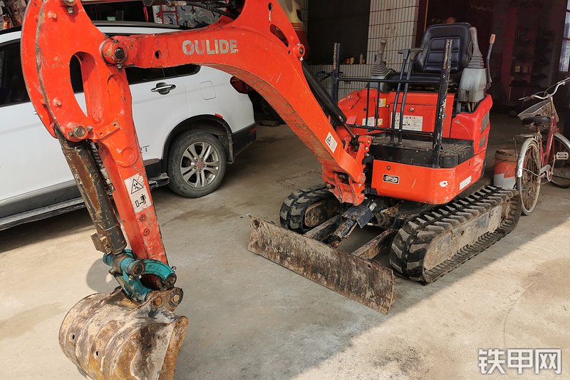 欧利德W18-5挖掘机整机外观