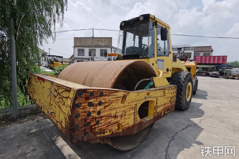宝马格BW226DH-40压路机整机外观