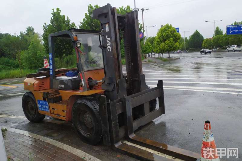 江淮重工cpcd100内燃式叉车