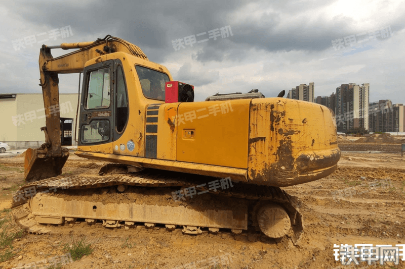 小松pc200lc6挖掘机