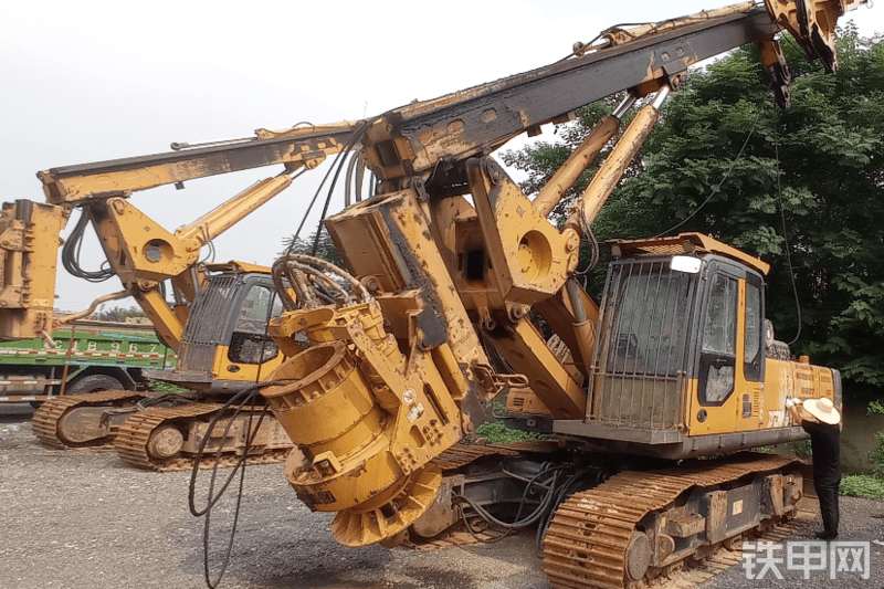 徐工XR150DIII旋挖钻整机外观