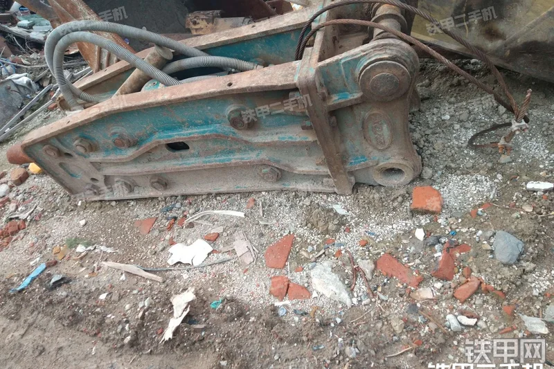 未知品牌breakerT100立式破碎锤