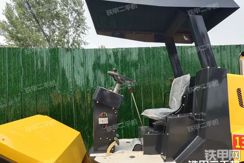 洛阳压实机械LYS206压路机局部