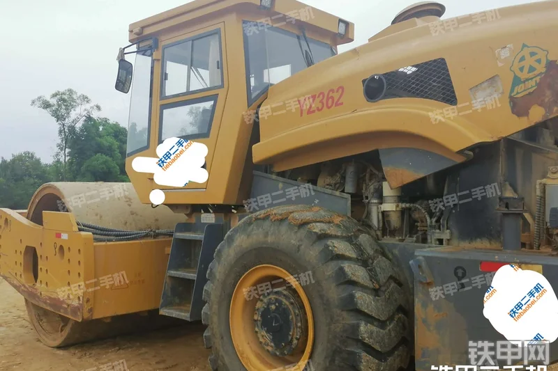 中大YZ362压路机整机外观
