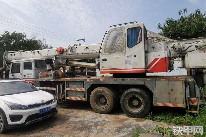 中联重科zlj5260jqz20d汽车起重机