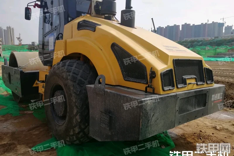 洛阳路通LT623S压路机整机外观