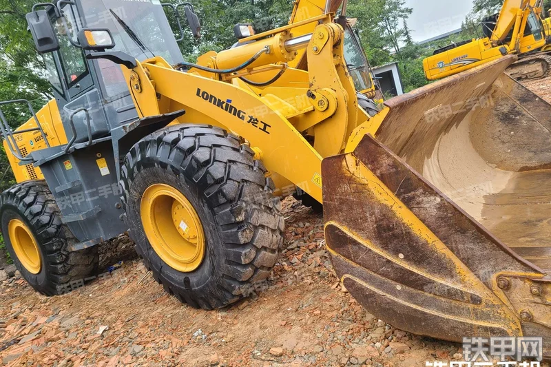 龙工LG855NK轮式装载机