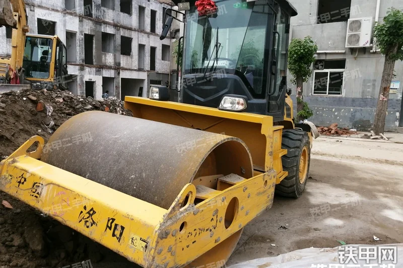 洛阳弘源HYC208-3J压路机整机外观