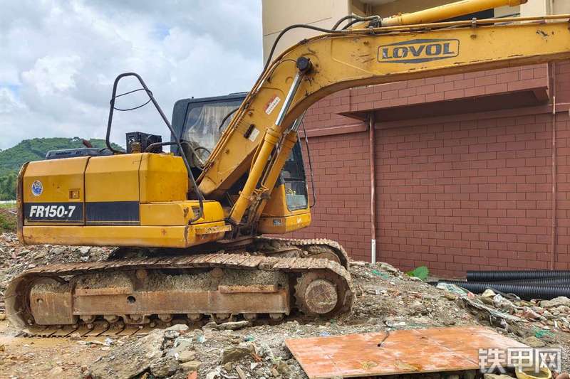 雷沃重工fr150lc7履带式挖掘机