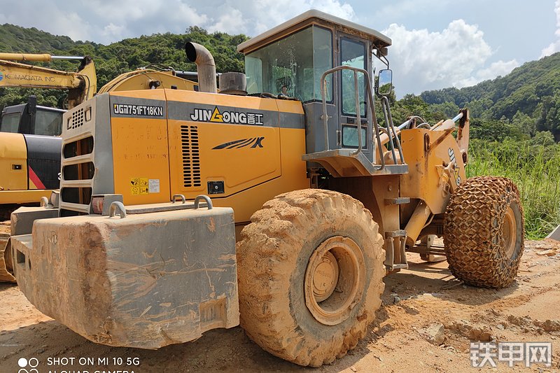 晋工JGM751FT18KM叉装车整机外观