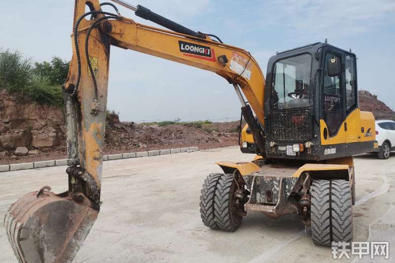 龙崎L75W-8X挖掘机整机外观