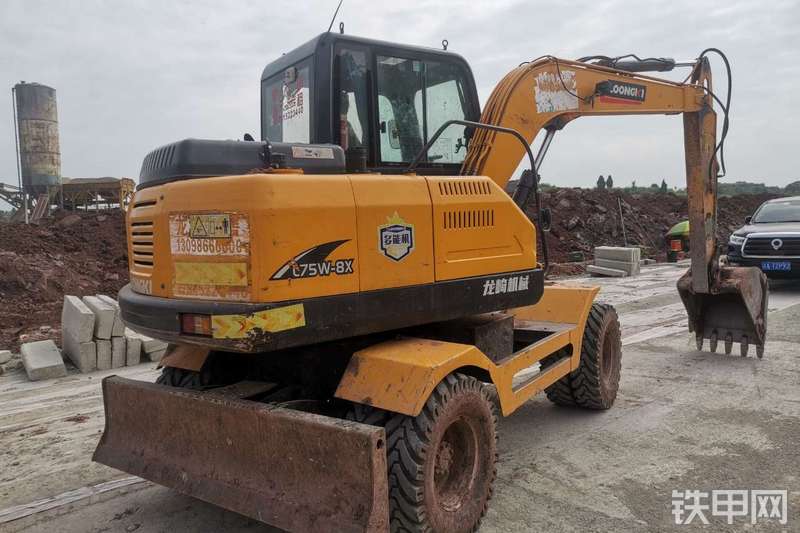 龙崎L75W-8X挖掘机整机外观
