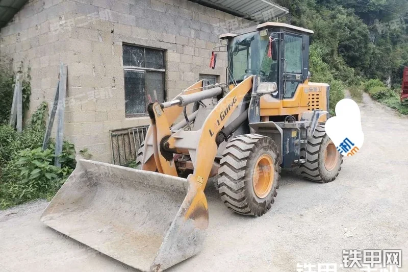 山东莱工ZL940装载机整机外观