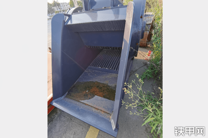 启发tit900履带颚式破碎机