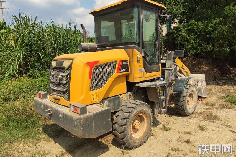 莱州神工ZL26装载机整机外观