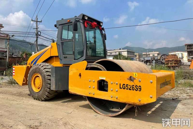 龙工LG526S9压路机整机外观