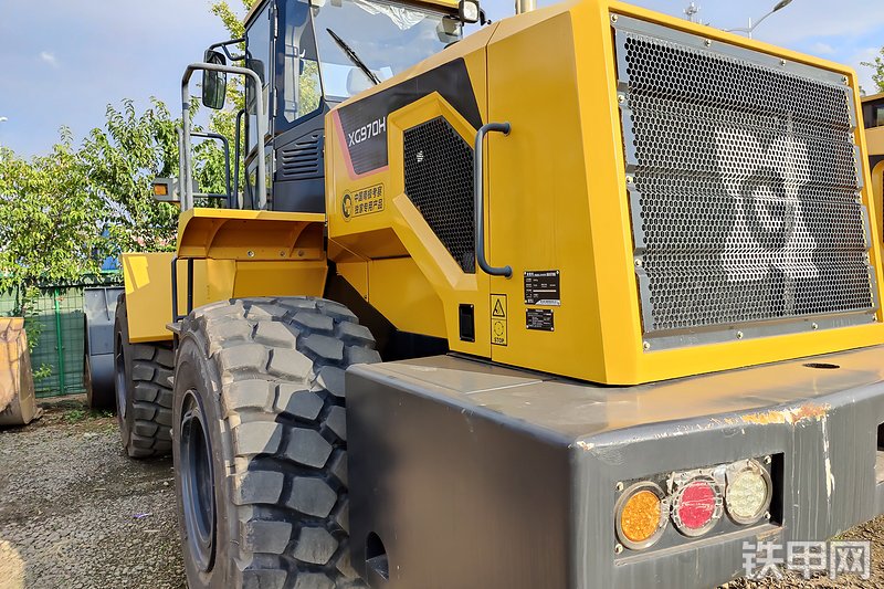 厦工XG970H装载机整机外观