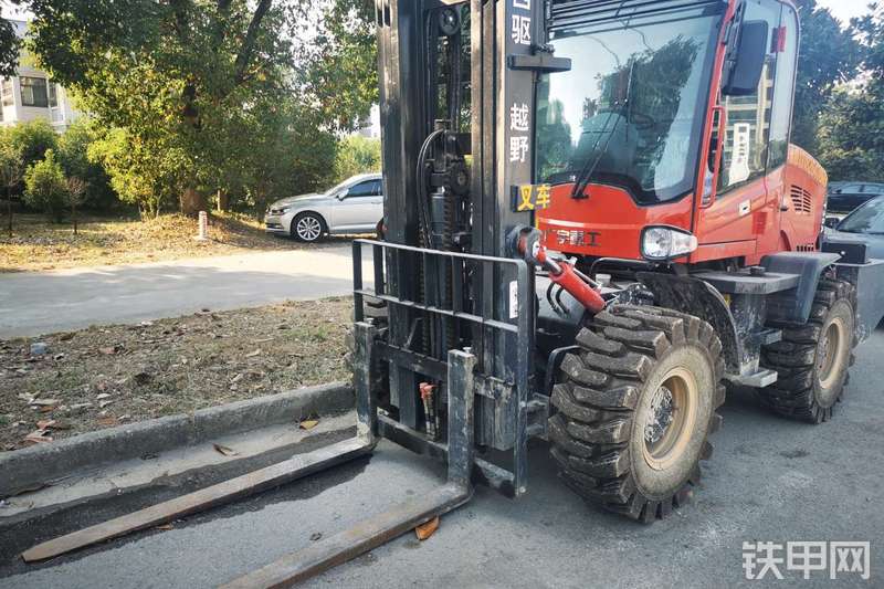 广宇重工t35a叉装车