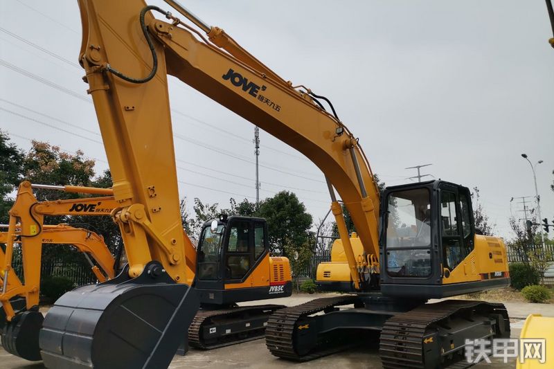 恒天九五JV215E挖掘机整机外观