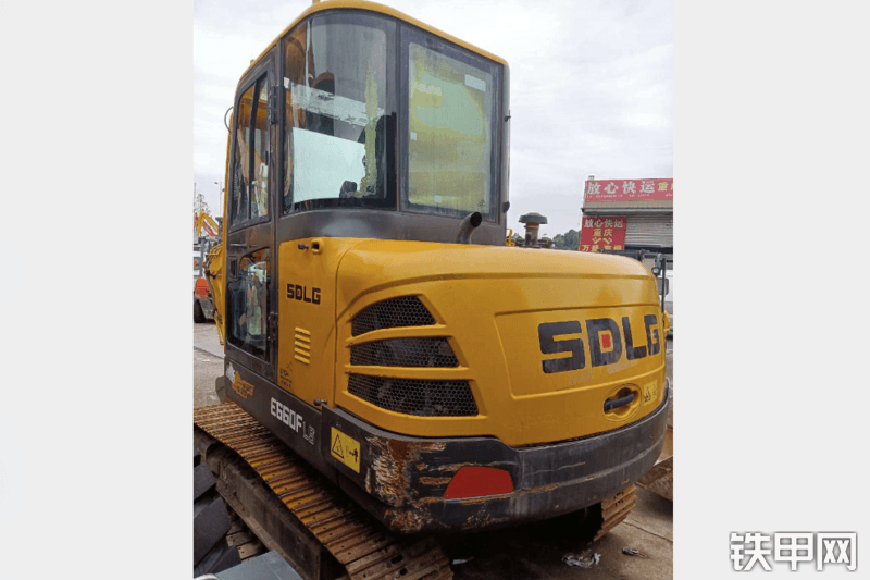 山东临工E660FLS挖掘机整机外观