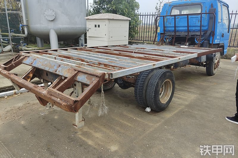 凯马4×2平板运输车整机外观