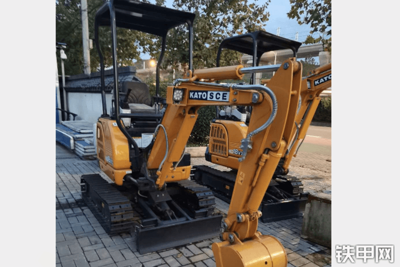 加藤中骏18VX-N挖掘机整机外观