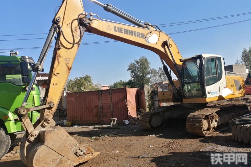 利勃海尔r922lc履带式挖掘机