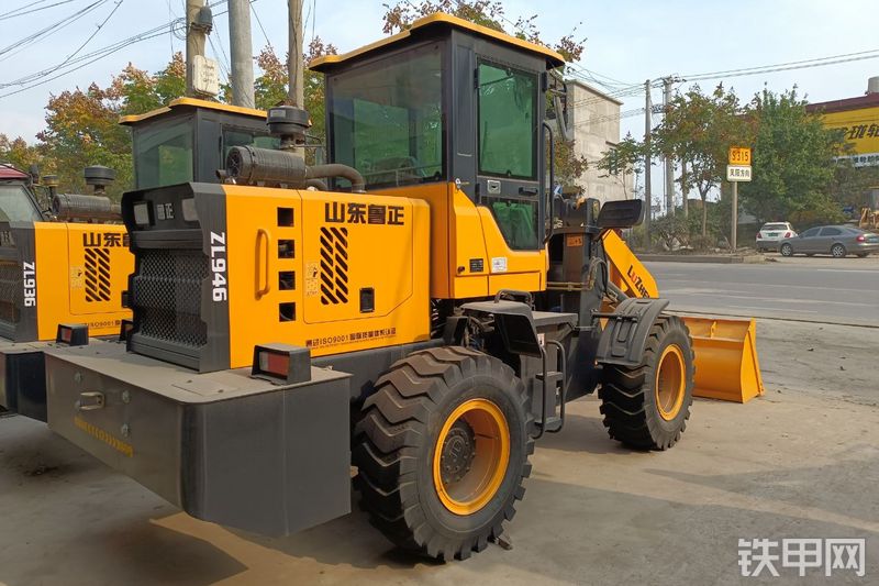 山东鲁正zl946轮式装载机
