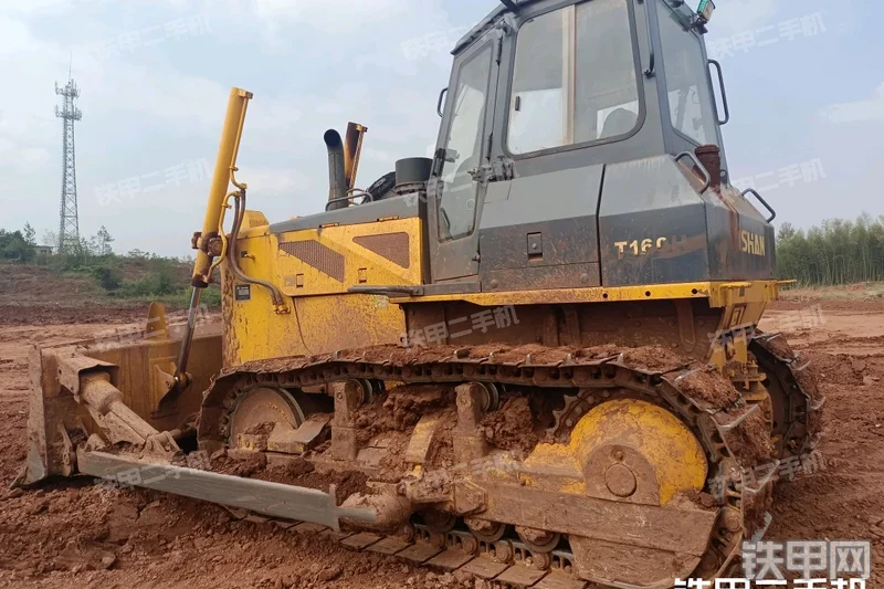 移山T160H推土机整机外观