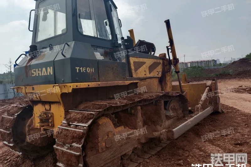 移山T160H推土机整机外观