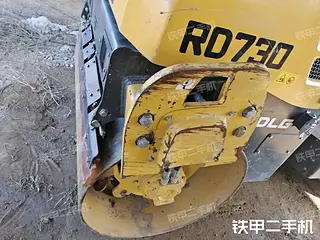 山东临工RD730双驱单振压路机整机外观