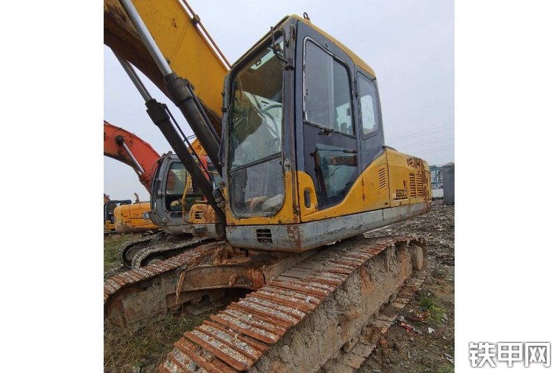 沃得重工W2235D-8挖掘机整机外观