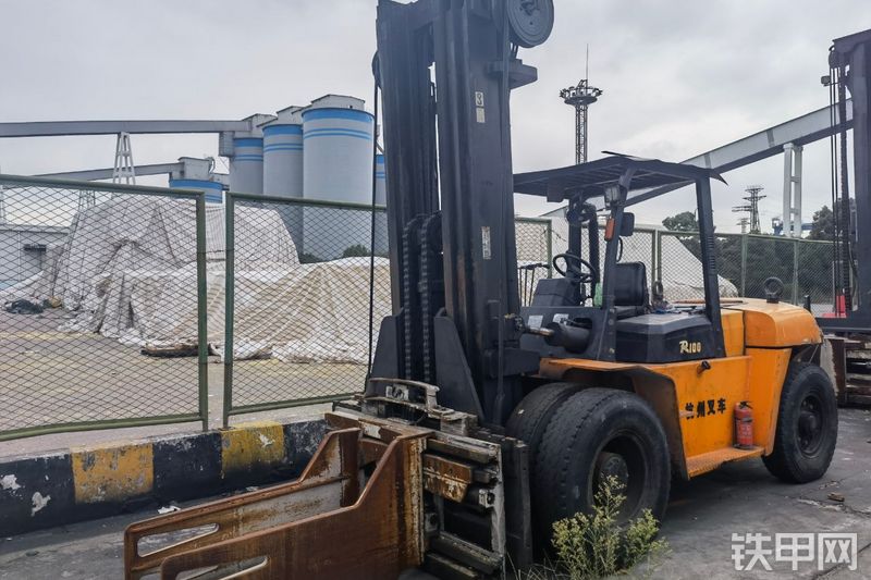 杭叉CPCD100-RG58叉车整机外观