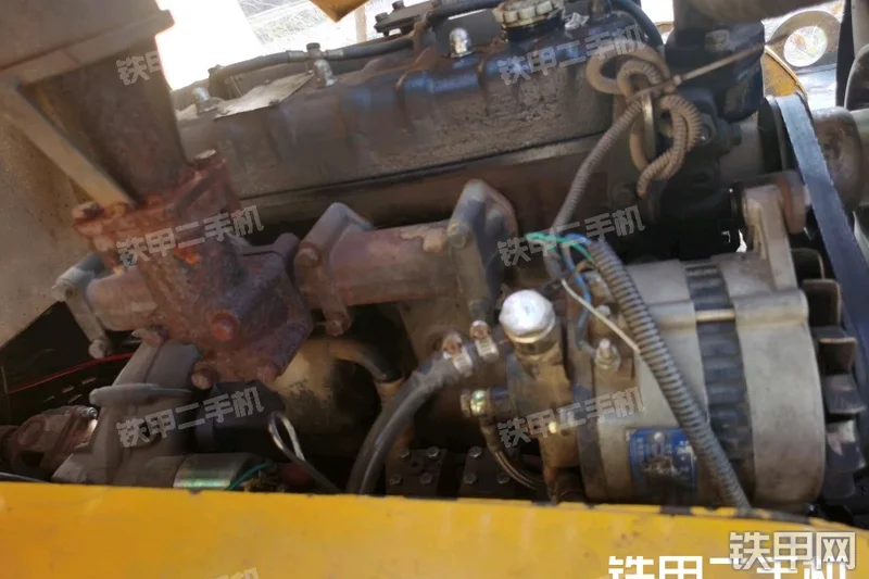 盈盛机械YZF-6A压路机局部