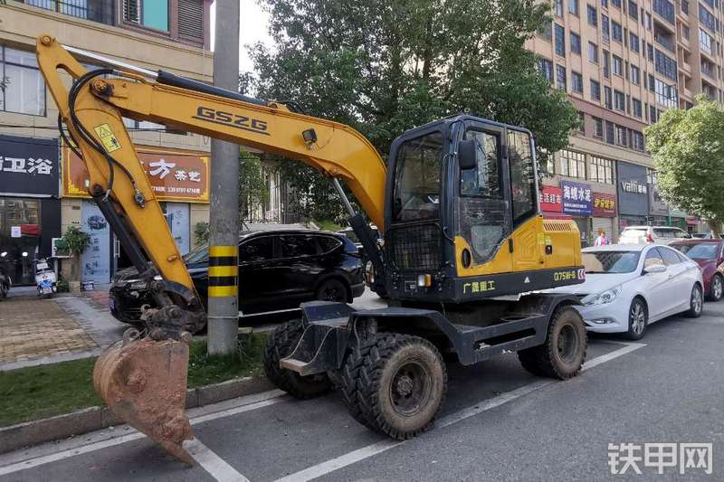 广晟75-8挖掘机整机外观
